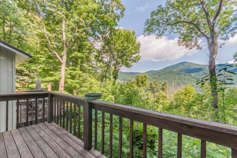 Balcony/Terrace, Mountain view