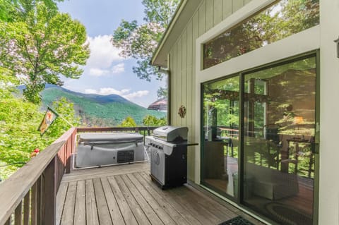 Hot Tub, Balcony/Terrace, Mountain view