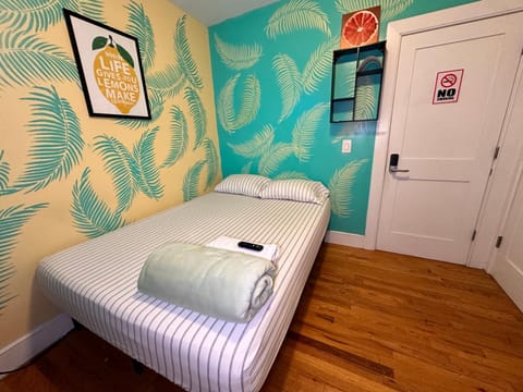 Lemon private room with shared bathroom Maison in Harlem