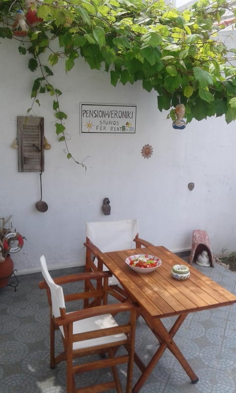 Garden, Food and drinks, Dining area