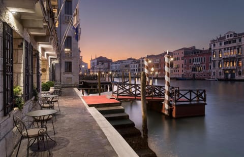 Facade/entrance, Neighbourhood, View (from property/room), City view