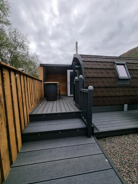 Riverside Pod, West Highland Way Holidays Apartment in Kinlochleven