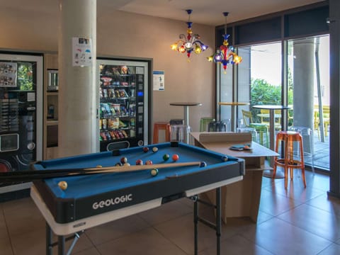 Billiard, Billiard, Darts, Table tennis, Lobby or reception