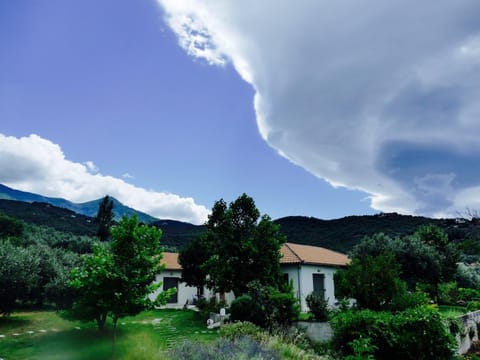 Property building, Spring, Day, Natural landscape, Mountain view, Mountain view