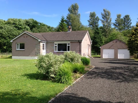 Property building, Facade/entrance, Garden