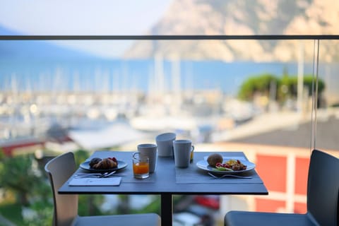 Lake view, Breakfast