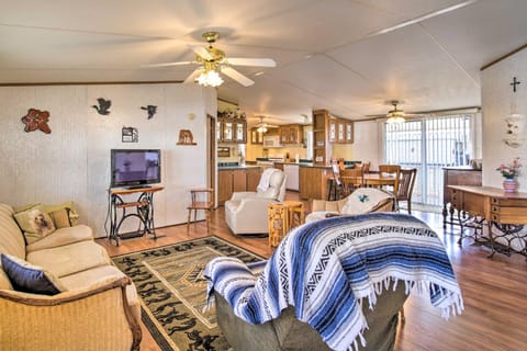 Cozy Yuma Retreat with Furnished Patio and Grill! House in Fortuna Foothills