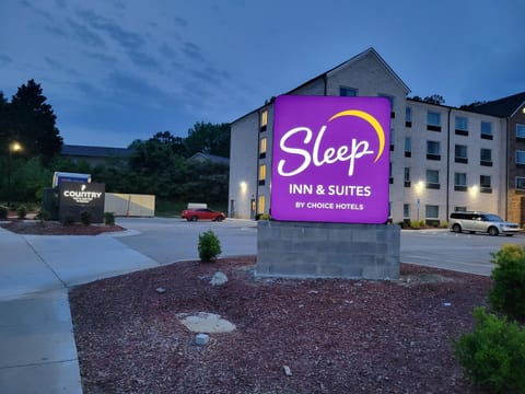 Sleep Inn & Suites - Coliseum Area Hotel in Greensboro