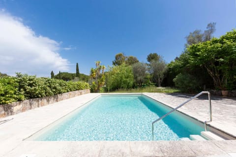 Large Provencal villa with swimming pool in lush greenery LIVE IN CANNES Villa in Mougins