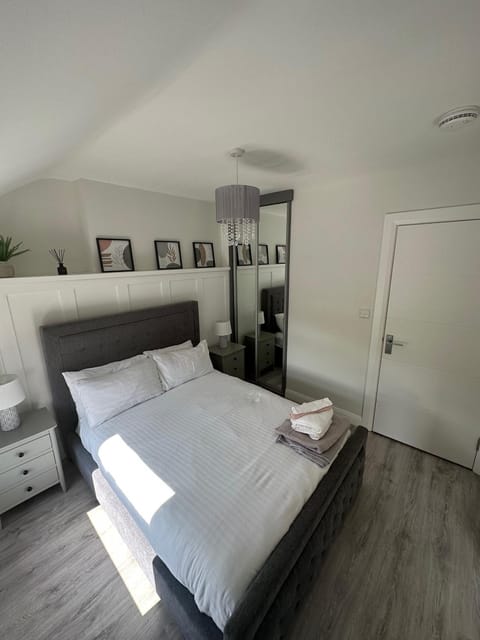 Bed, Bedroom, wardrobe