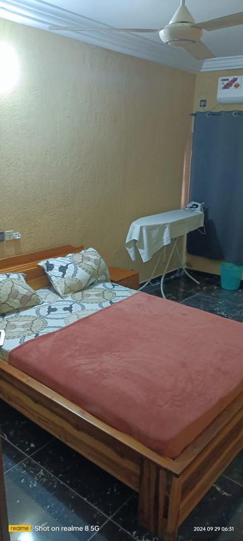 VILLA Sourou Climatisée Avec WiFi Gratuit A 6 Nuitées de Réservation Apartment in Lomé