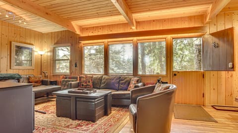 Moosewood Cabin House in Clackamas County