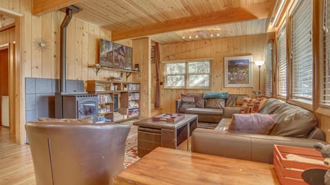 Moosewood Cabin House in Clackamas County