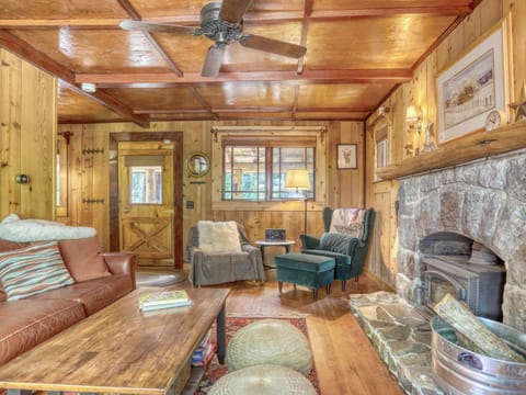 Wallace Cottage - Meredith Lodging House in Mount Hood Village