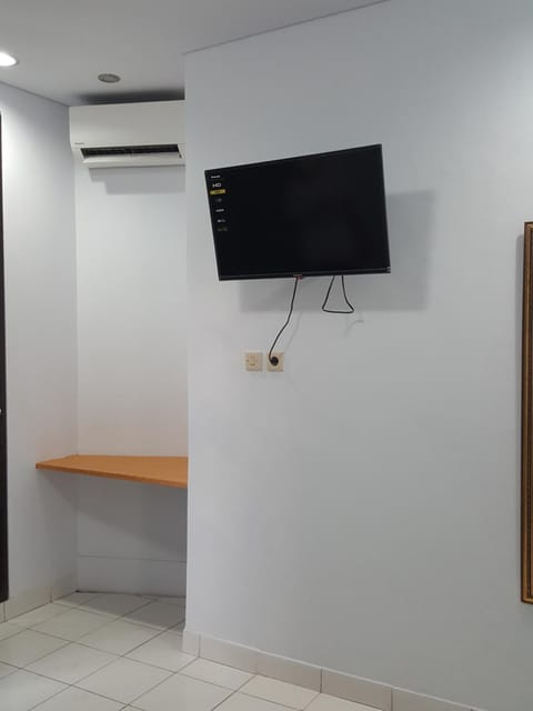 TV and multimedia, air conditioner