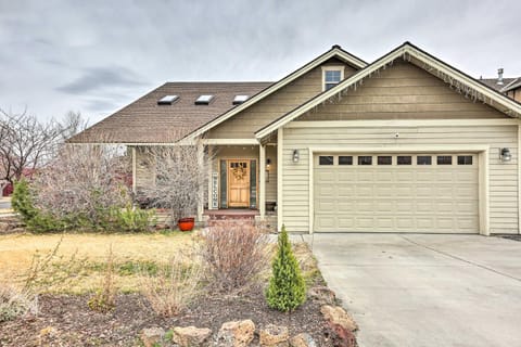 Family-Friendly Bend Home with Hot Tub and Yard! House in Bend