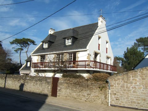 Property building, Facade/entrance, Off site