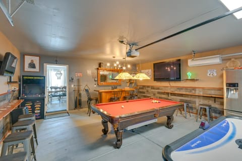 Welcoming Bullhead City Home with Pool and Game Room! House in Bullhead City
