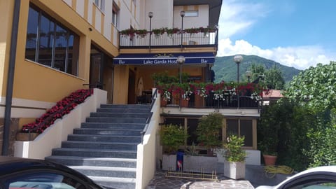 Lake Garda Hostel Bed and Breakfast in Salo