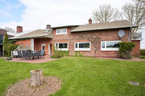 Property building, Patio, Garden, Garden view