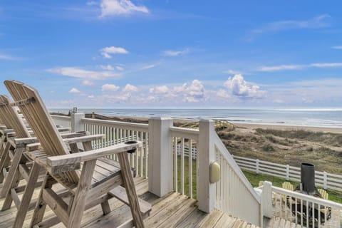 Sunrise, Sunburn, Sunset, Repeat home House in Bolivar Peninsula