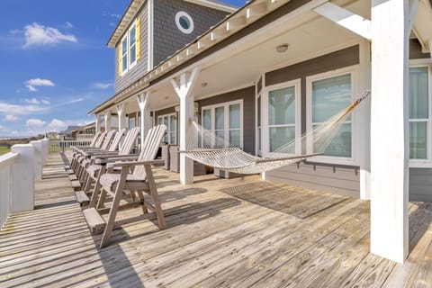 Sunrise, Sunburn, Sunset, Repeat home House in Bolivar Peninsula
