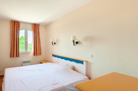 Bed, Bathroom, Bedroom, furniture