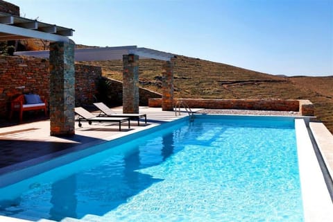 Villa Litharia, enchanting location and view Villa in Kea-Kythnos