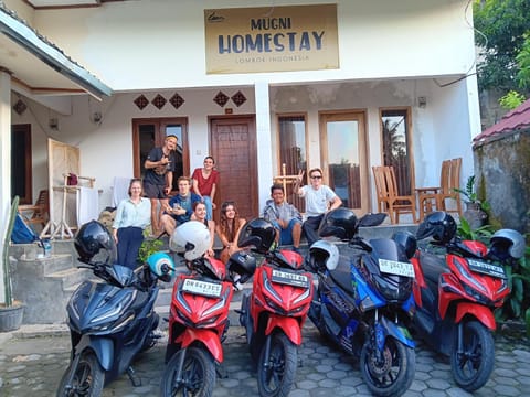 Mugeni Homestay Bed and Breakfast in Batu Layar