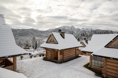 Bedroom, Mountain view