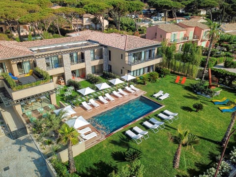 Bird's eye view, Swimming pool