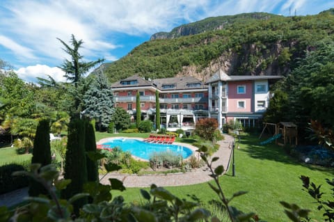 Garden, Swimming pool