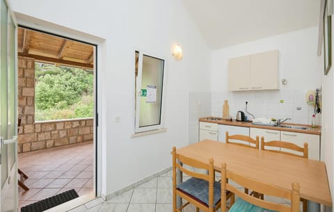 Cozy Apartment In Saplunara With Kitchen Condo in Korita, Mljet