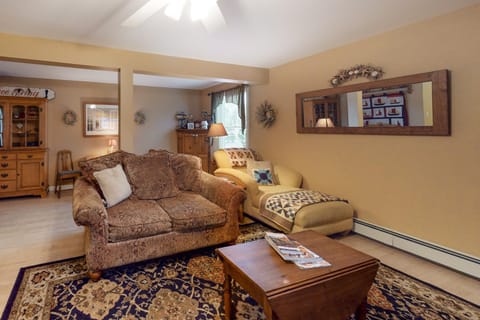 Beach Plum Townhouse Apartment in Ogunquit