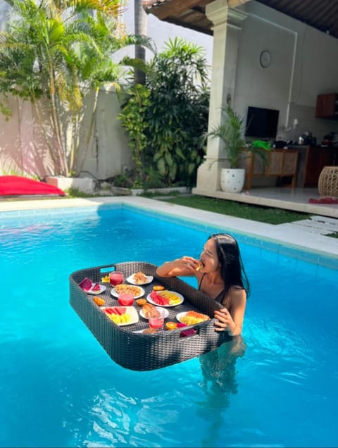 Day, People, Food and drinks, Food, Guests, Pool view, Swimming pool, Breakfast, Drinks