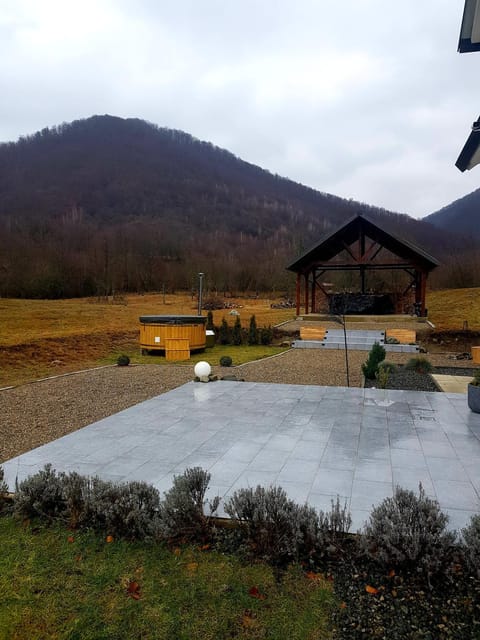 Garden, Mountain view