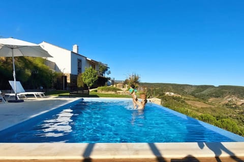 Day, People, Natural landscape, Mountain view, Pool view, Swimming pool, young children, sunbed