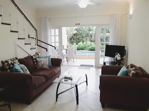 NEW #3 Westland Villa 2-Bed with pool opposite West Coast beach Villa in Saint James