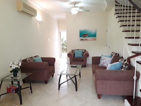 NEW #3 Westland Villa 2-Bed with pool opposite West Coast beach Villa in Saint James