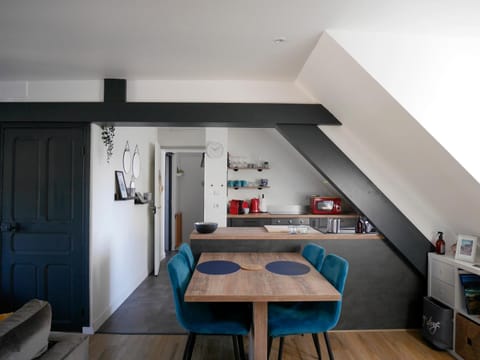 Facade/entrance, Dining area, kitchen