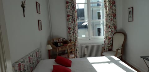 Chambre d'Hôtes Marchand Bed and Breakfast in Angers
