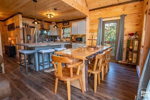 Downhill Lodge Condominium Apartment in Lake Placid