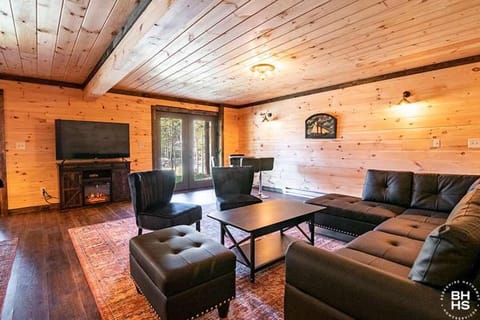 Downhill Lodge Condominium Apartment in Lake Placid