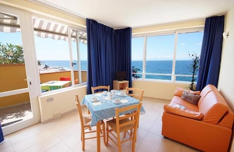 Dining area, Sea view