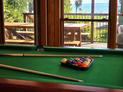 Ultimate Lakefront Luxury, Pool Table, Games Room Maison in Berkeley Vale