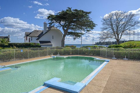 Sea view, Swimming pool