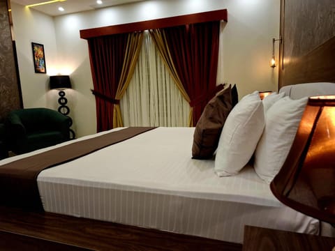 Royal Galaxy Hotel & Residence - Near Islamabad International Airport & Motorway Bed and Breakfast in Islamabad