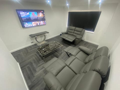 TV and multimedia, Seating area