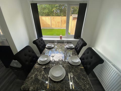 Dining area, Garden view