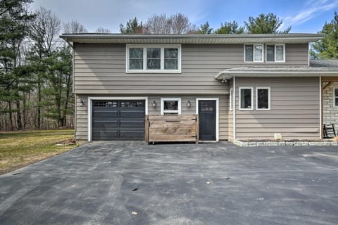 Stylish Pine Plains Home Near Parks and Hiking! Maison in Pine Plains